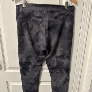 lululemon athletica Gray Graphite Cropped Leggings